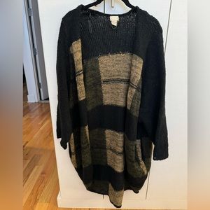 H&M cocoon style plaid print sweater Size 6